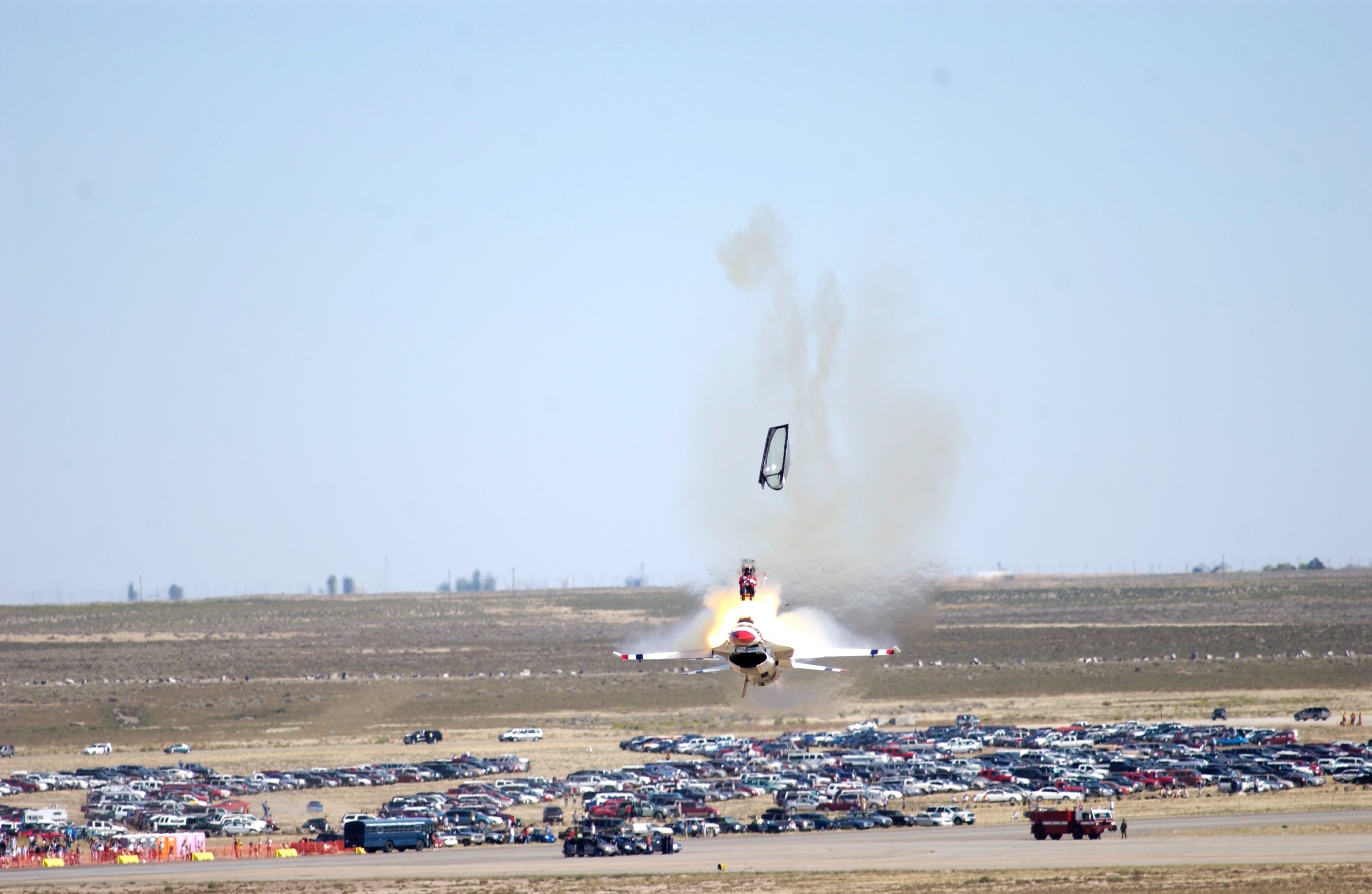 Chris Stricklin ejecting from his F-16 Thunderbird at Mountain Home AFB